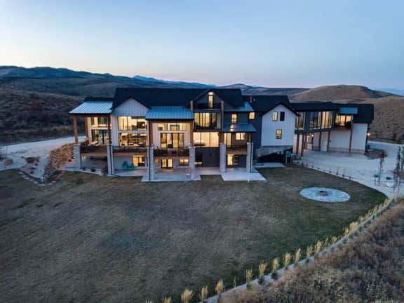Skybridge Main house + Owner's Condo