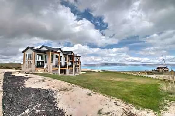 Skybridge Bear Lake Sleeps 61-75 with condo add-on